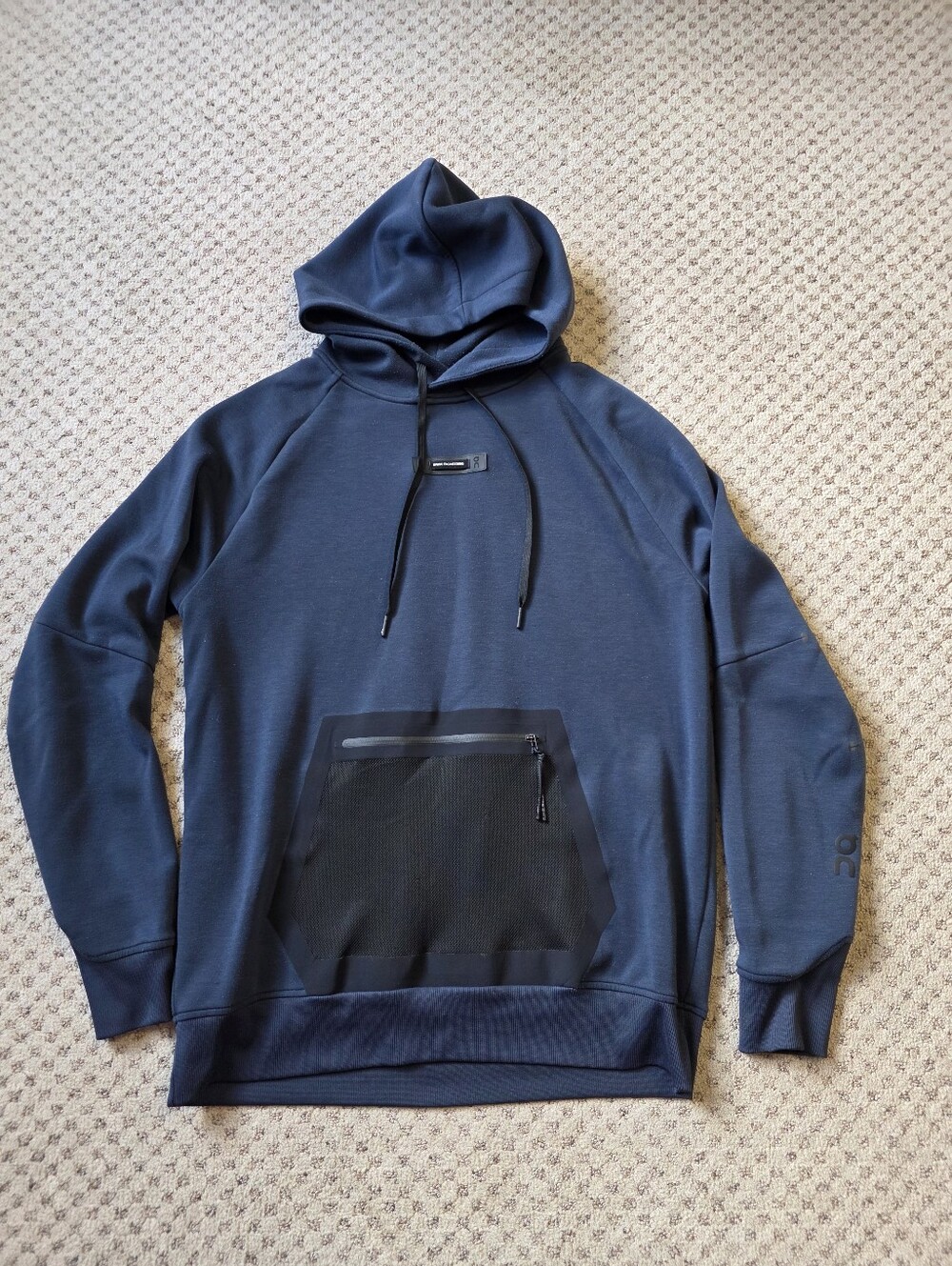 On Hoodie with Front Zip Mesh Pocket
